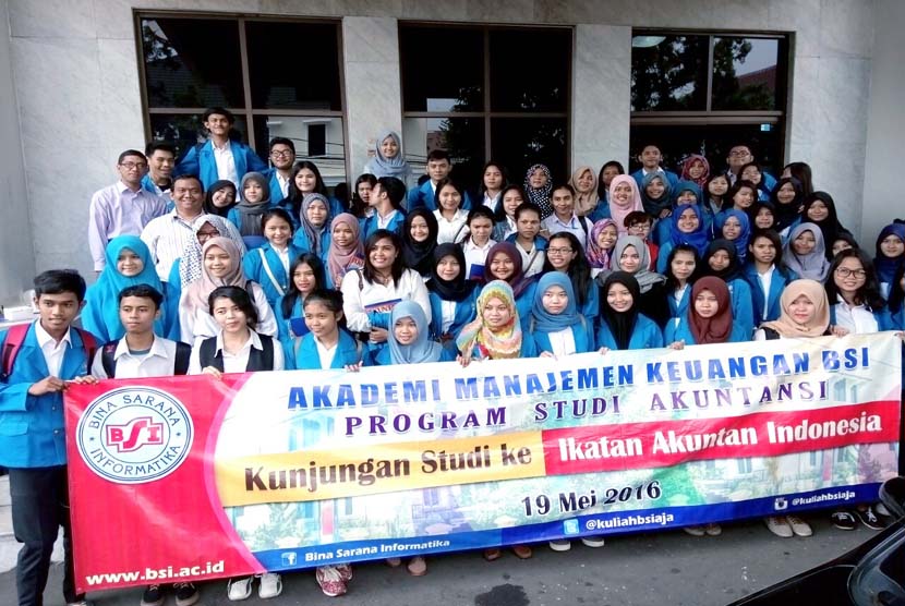 Kunjungan studi mahasiswa BSI ke Kantor Pusat IAI Jakarta Pusat, Kamis (19/5).