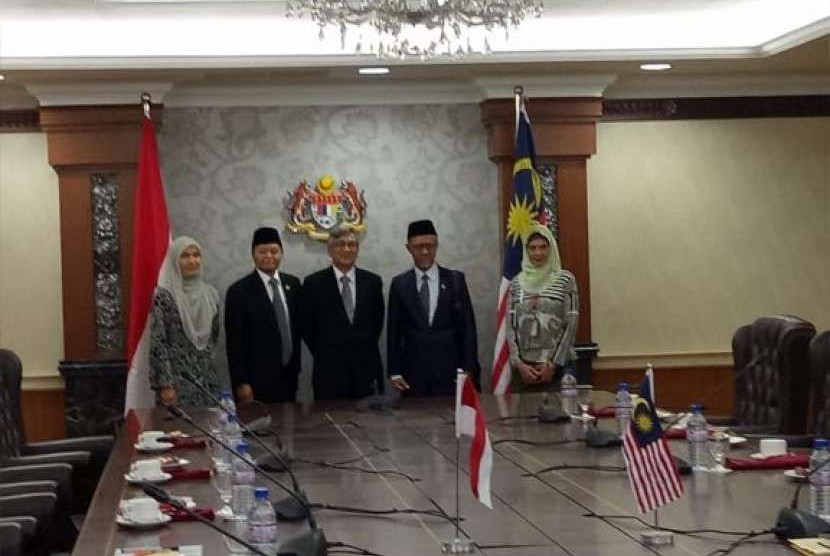 Kunjungan wakil ketua MPR Hidayat Nur Wahid ke Malaysia.
