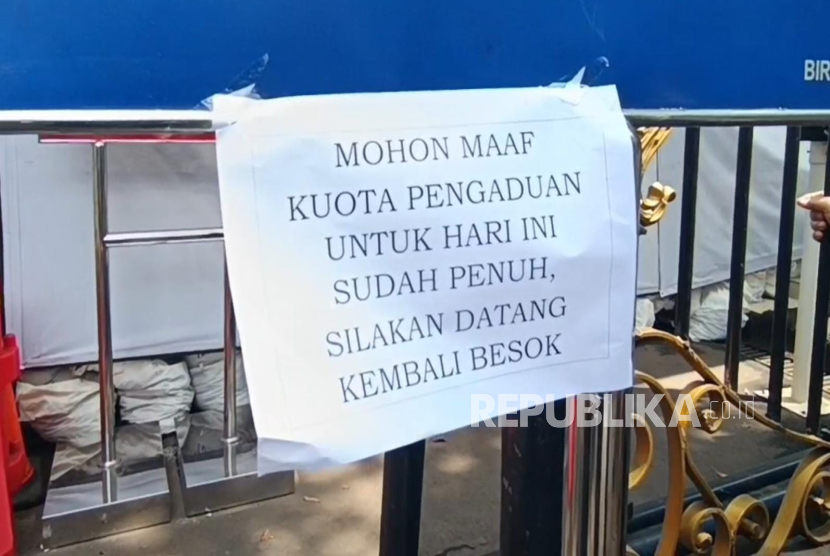 Kuota pengaduan Lapor Mas Wapres penuh, warga yang terlambat datang tak bisa masuk buat aduan, Rabu (13/11/2024).