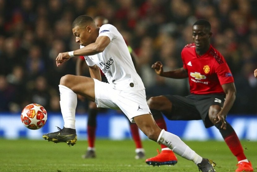 Kylian Mbappe (kiri).