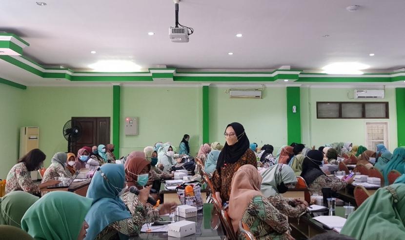 Laboratorium Psikologi Terapan Keluarga-Anak (LPT-KA) dan Pusat Kegiatan Gugus (PKG) Kecamatan Lowokwaru mengadakan agenda pembinaan tumbuh kembang anak. 