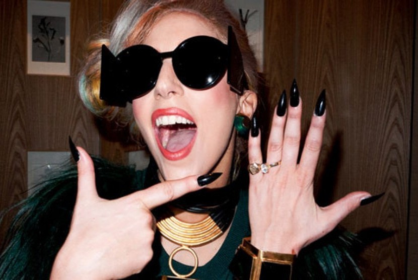 Lady Gaga pamer cincin