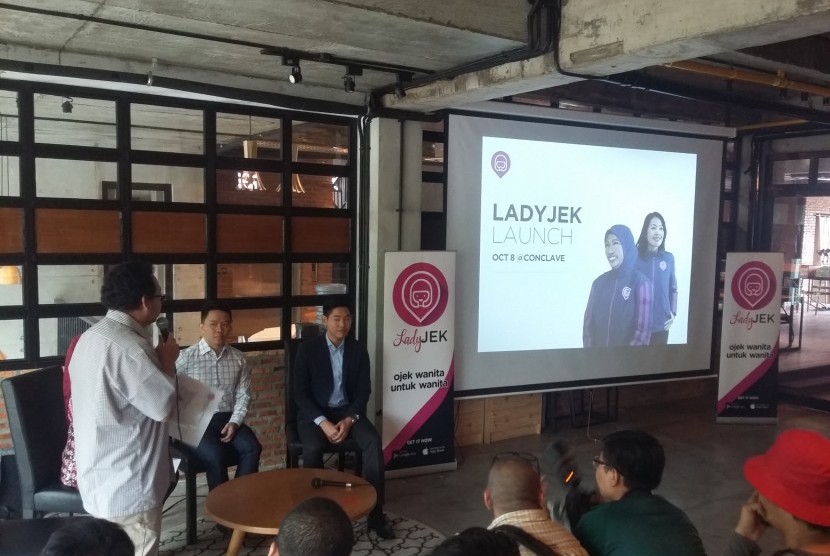 Ladyjek hadir untuk memenuhi kebutuhan Kaum Hawa akan transportasi yang aman dan tidak risih.