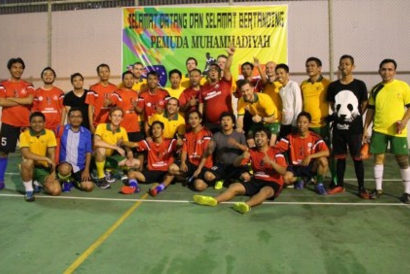 Laga futsal Pemuda Muhammadiyah dengan Kedubes Australia di Jakarta.