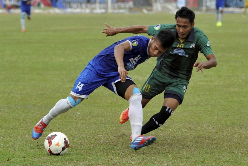 Laga PSS vs PSIS di Divisi Utama pada 4 November lalu.