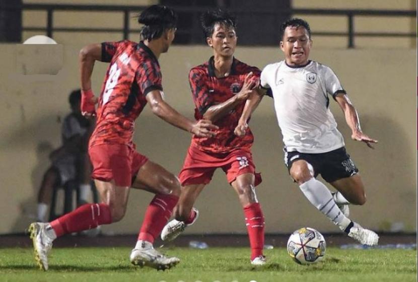 Laga pramusim Rans Nusantara FC vs Persija Jakarta.