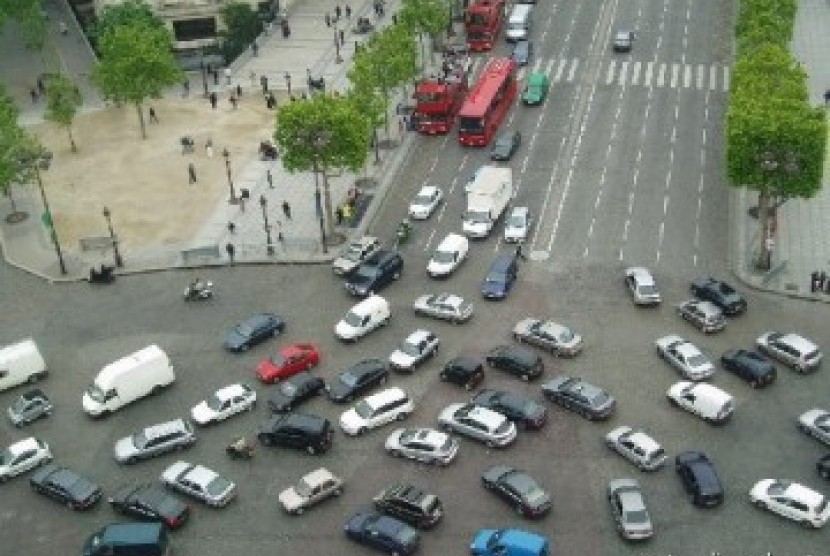 Arab Saudi Gratiskan Tarif Tol untuk Lansia dan Difabel. Foto: Lalu lintas di Arab Saudi termasuk salah satu yang paling \