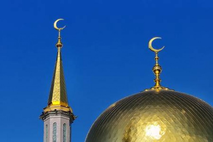 lambang bulan sabit di Masjid Turki