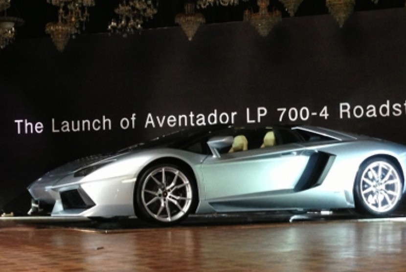 Lamborghini Aventador LP 700-4 Roadster.