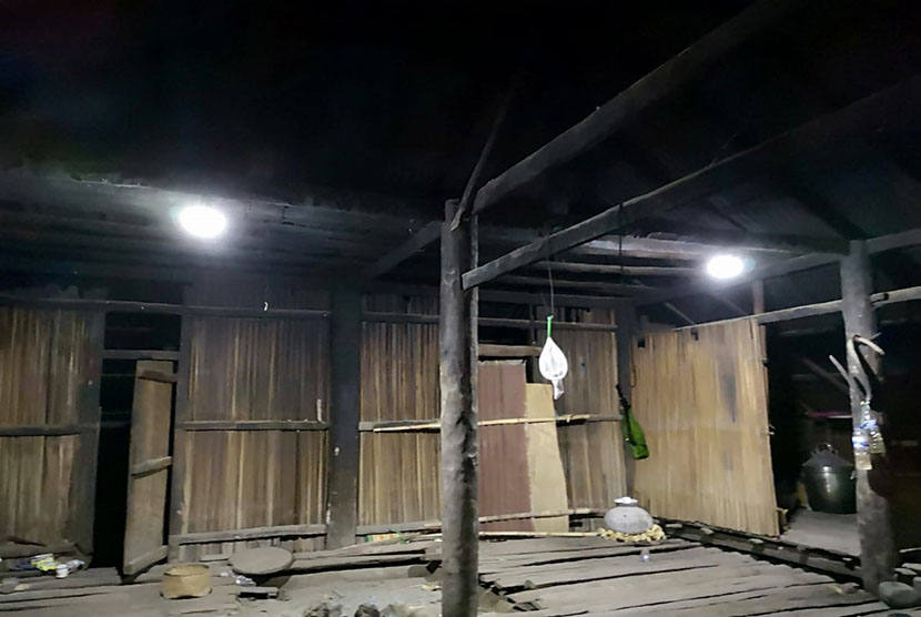 Lampu hemat energi mulai terangi desa di Sumba Timur