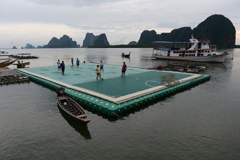 Lapangan sepak bola apung, Thailand