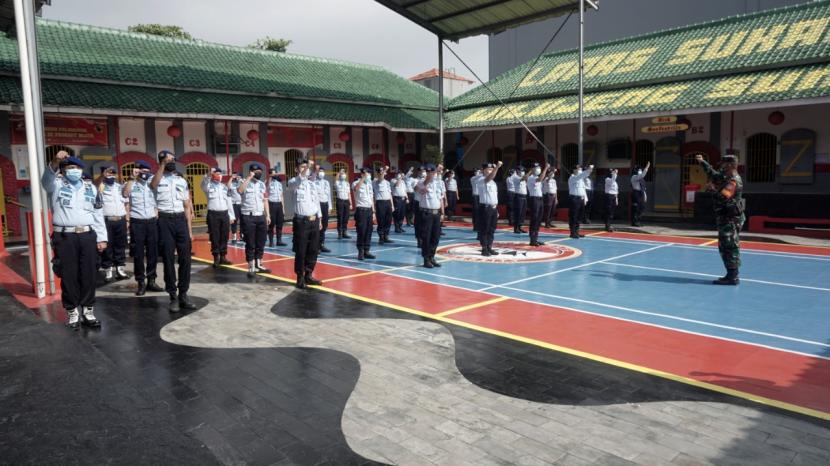 Lapas Kelas IIB Sukabumi menggencarkan pemberian wawasan kebangsaan kepada warga binaan dan petugas Lapas, Kamis (24/9)