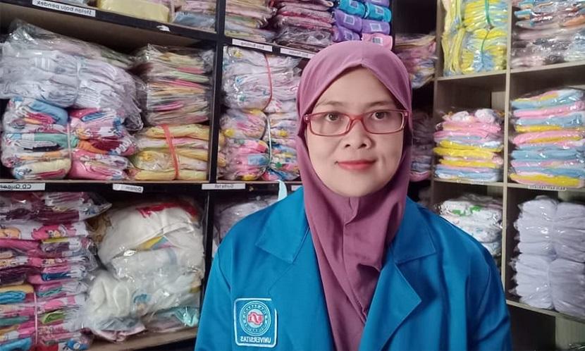 Latifah atau akrab dengan sapaan Ivah merupakan seorang mahasiswi prodi Sistem Informasi (SI) Universitas BSI Kampus Yogyakarta yang fokus mengembangkan usaha perlengkapan bayi baru lahir.