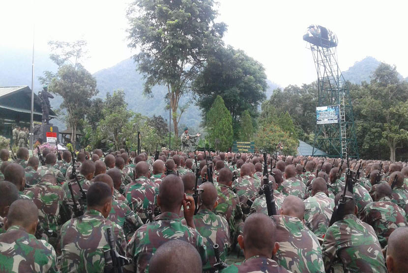  Latihan Cakra 1 Kostrad di Daerah Latihan Kostrad, Gunung Sanggabuana-Karawang, Jawa Barat,  Rabu(20/1).  (foto: dok. Penkostrad)