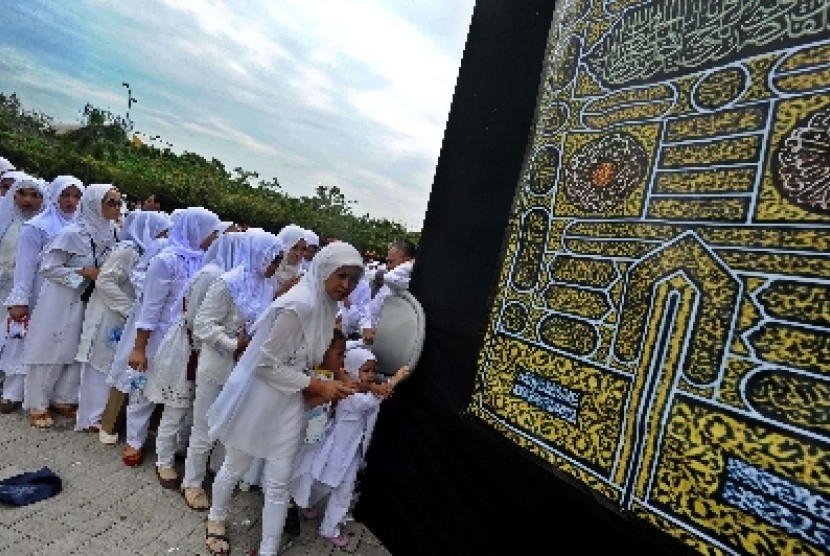 IPHI menegaskan pelaksanaan manasik haji tak terkendala Covid-19. Latihan manasik haji (ilustrasi).