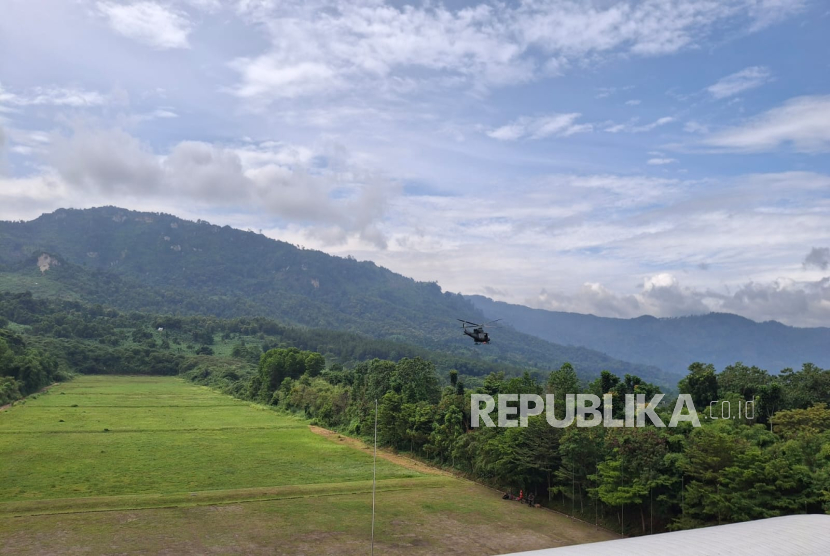 Latihan penembakan senjata pesawat udara (Latbakjatpesud) terintegrasi di Pusat Pendidikan Infanteri, Cipatat, Kabupaten Bandung Barat, Jawa Barat, pada Senin (17/2/2025), yang Disaksikan Langsung KSAD Jenderal TNI Maruli Simanjuntak