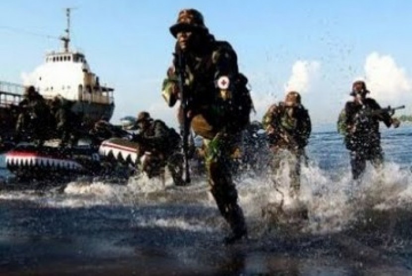 Latihan perang pasukan TNI