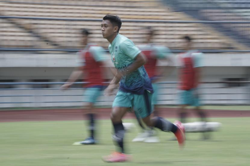 Latihan rutin Persib di Stadion Gelora Bandung Lautan Api, Kota Bandung, Rabu (6/10). 