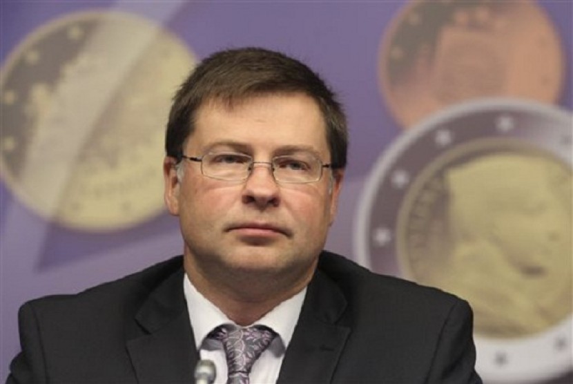 Latvian Prime Minister Valdis Dombrovskis (photo file)