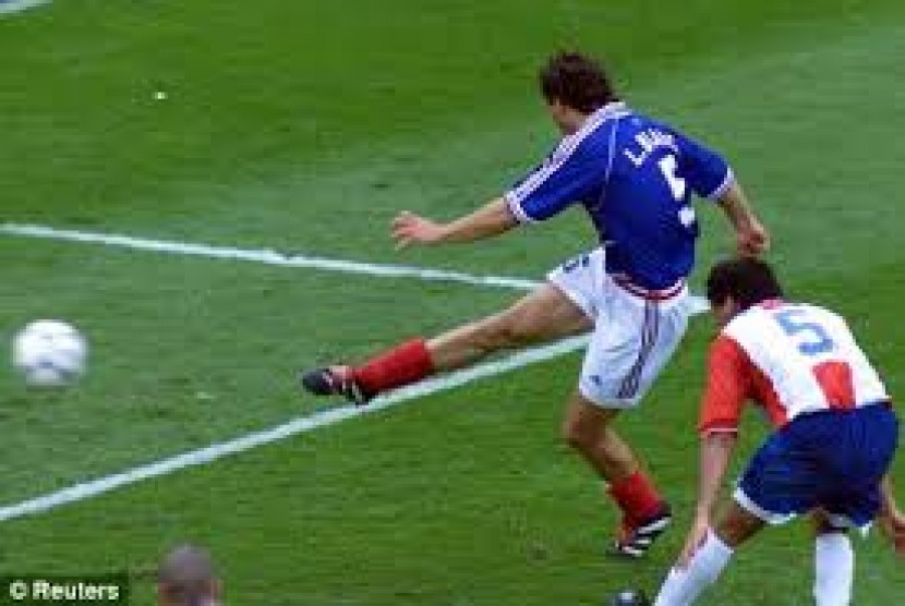 Laurent Blanc mencetak golden goal di Piala Dunia 1998