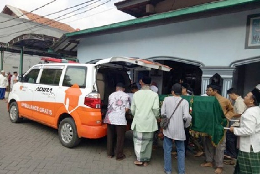 Layanan ambulans gratis dari Rumah Zakat