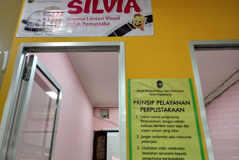 Layanan baru di Perpustakaan Kota Yogyakarta berupa Sinema Literasi Visual untuk Pemustaka (Silvia).