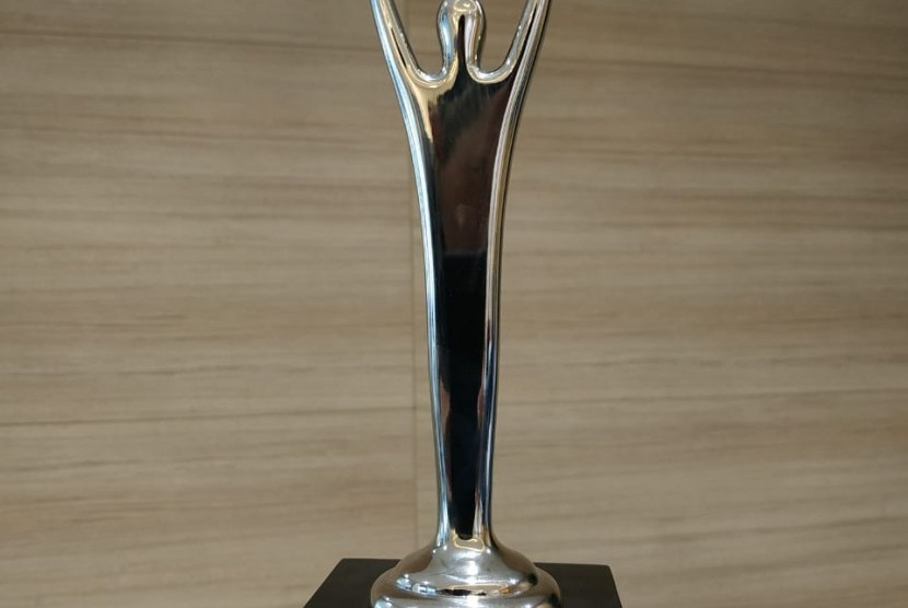  Layanan Kesehatan Cuma-Cuma Dompet Dhuafa mendapat penghargaan internasional, Stevie Awards Asia Pacific sebagai program CSR terbaik.