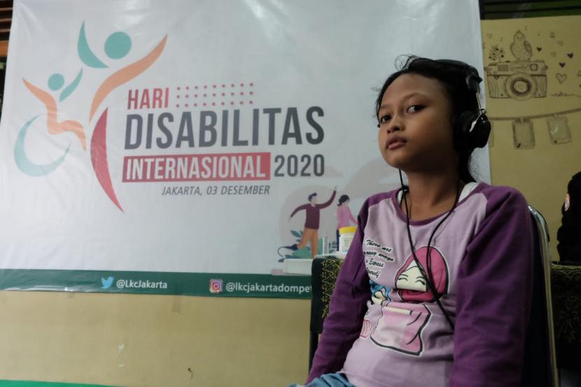 Layanan Kesehatan Cuma-cuma (LKC) Jakarta mengadakan screening pendengaran, dan penyaluran alat bantu dengar kepada penyandang tuli kurang mampu dalam memperingati Hari Disabilitas Internasional yang jatuh setiap tanggal 3 Desember. 