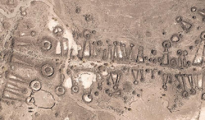 Misteri Peradaban Kuno Gurun Layang-Layang di Arab Saudi. Foto: Layang-layang gurun