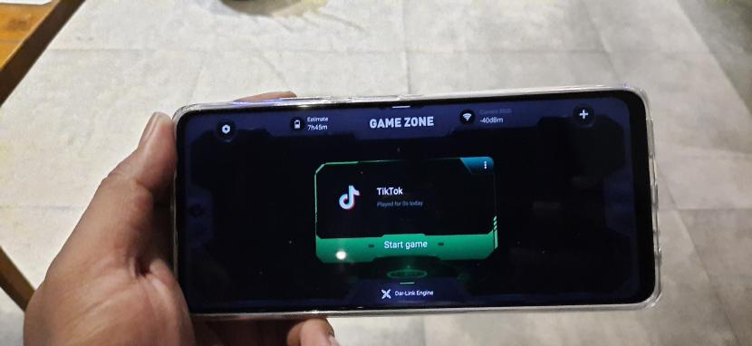 Layar depan Infinix Note 10 Pro saat membuka game online. Infinix Mobility mengincar posisi tiga besar merek ponsel yang populer Indonesia. Ilustrasi.