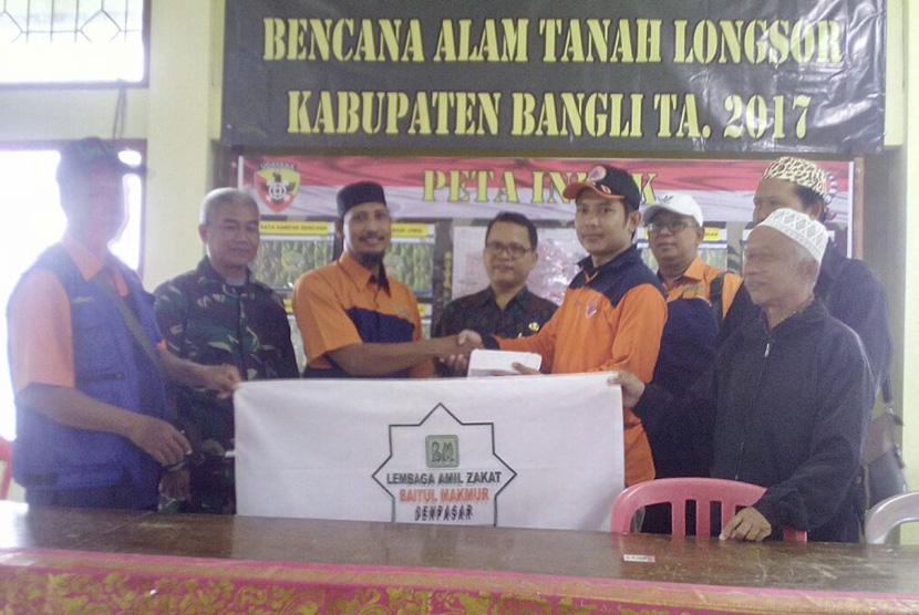 LAZ Baitul Makmur Serahkan Bantuan untuk Korban Longsor Kintamani, Kabupaten Bangli.