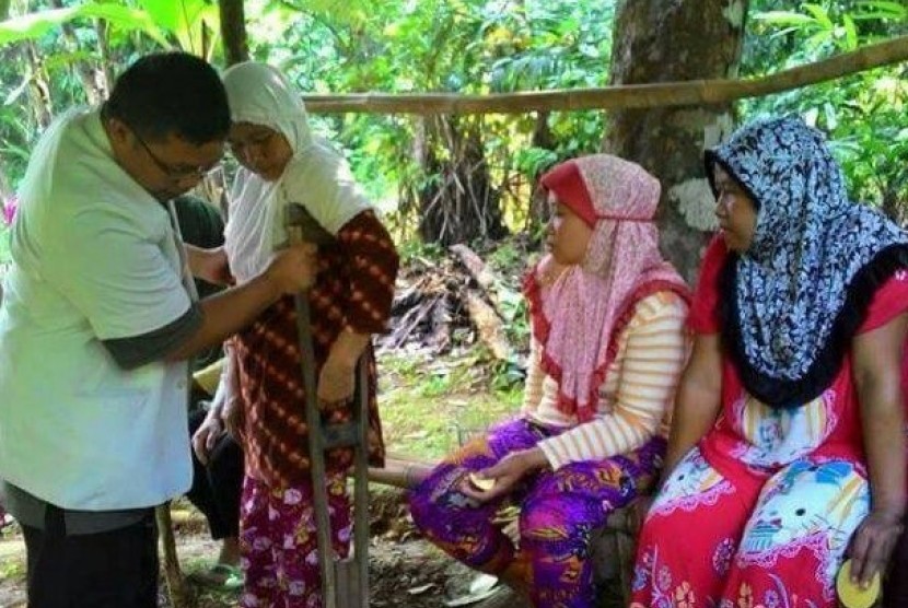 Laz Harfa bantu penyandang difabilitas Pandeglang, Banteng.