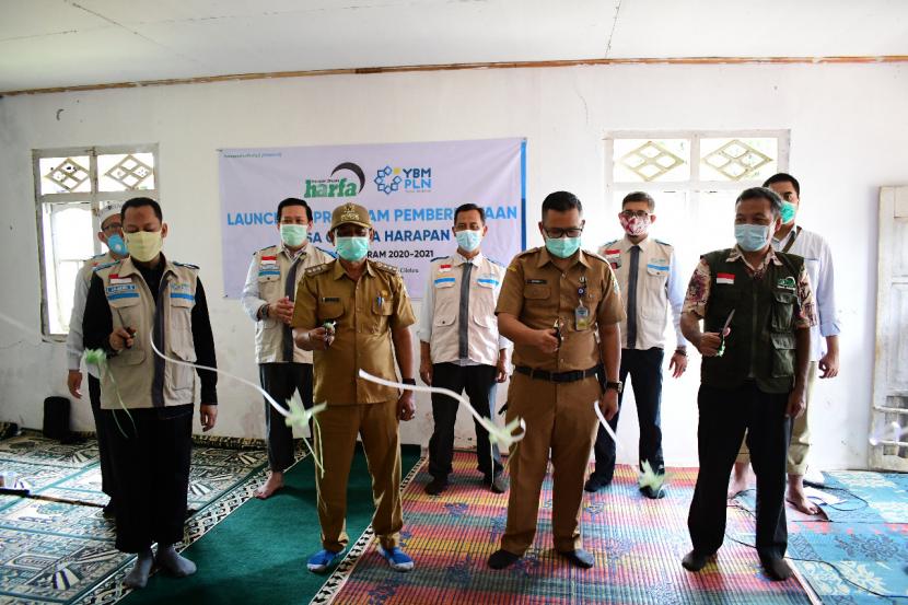  LAZ Harfa bersinergi dengan Yayasan Baitul Maal (YBM) PLN resmikan pemberdayaan Desa Cahaya Harapan di Desa Pasindangan, Kecamatan Cileles, Kabupaten Lebak, Banten.