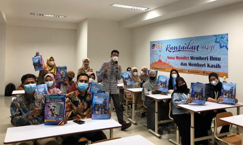 LAZGIS (Lembaga Amil Zakat Gema Indonesia Sejahtera) telah bekerja sama dengan Universitas Nusa Mandiri (UNM) kampus Jatiwaringin, mengadakan kegiatan pelatihan bagi relawan LAZGIS yang diinisiasi oleh dosen UNM.