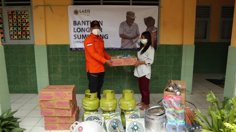 Lazis Pindan melalui Rumah Zakat menyalurkan bantuan untuk korban longsor Sumedang.