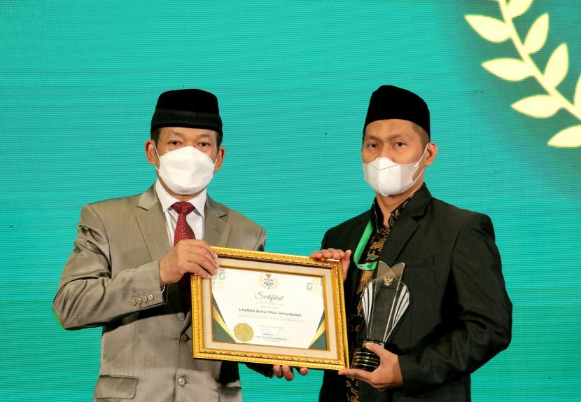 Laznas Baitu Maal Hidayatullah (BMH) meraih Baznas Award  2022 sebagai Laznas dengan Laporan ZIS Terbaik, Senin (17/1).