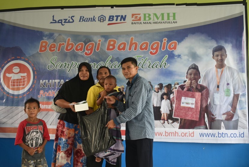 Laznas BMH bekerja sama dengan Bazis BTN mengadakan kegiatan khitanan masal untuk anak yatim dan dhuafa di Kota Ternate.