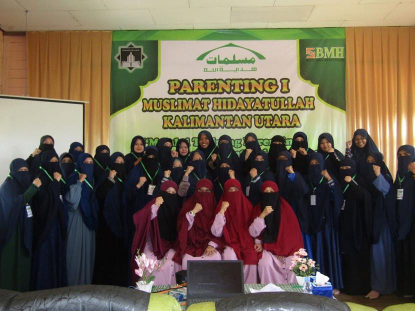 Laznas BMH bersama Pengurus Wilayah Muslimat Hidayatullah (PW Mushida) Kalimantan Utara menyelenggarakan Training Parenting Jenjang I, di Malinau, 10-11 Februari 2023.