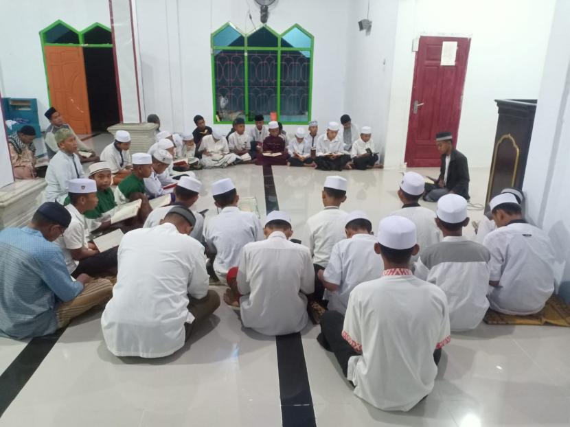 Laznas BMH melaksanakan program dakwah Alquran di tiga titik, yaitu Parepare, Palopo dan Lambara, Selaa (6/12/2022).