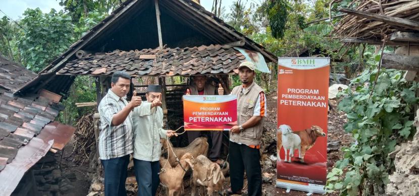 Laznas BMH mengembangkan program pemberdayaan peternakan untuk warga Gunungkidul, DI Yogyakarta.