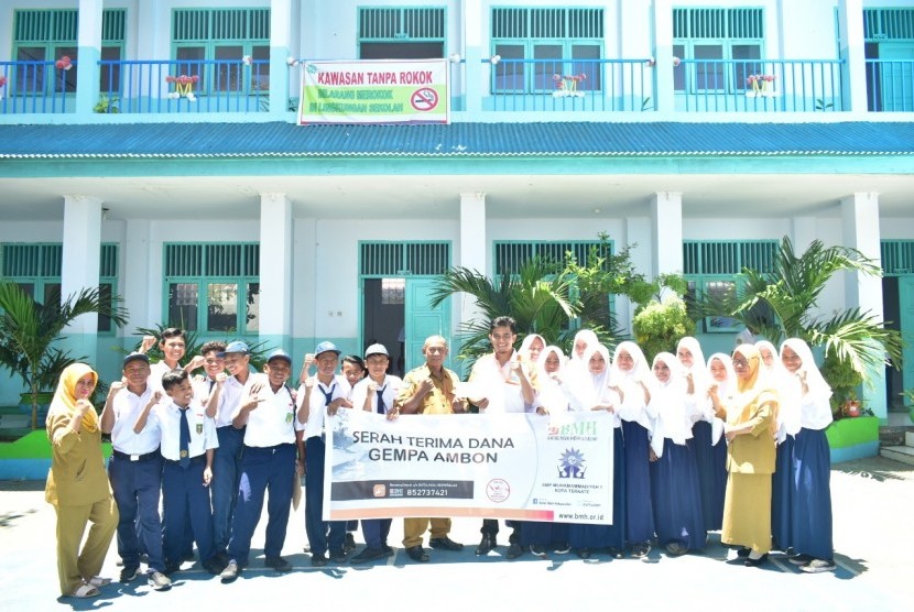 Laznas BMH Perwakilan Maluku Utara mengajak sekolah-sekolah untuk bergerak bersama-sama mengumpulkan donasi bagi korban gempa Maluku. 