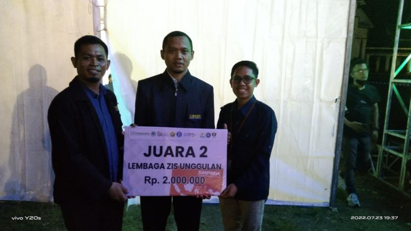 Laznas BMH Perwakilan Sultra meraih runner up sebagai Lembaga Amil Zakat Unggulan 2022 dalam kegiatan Expo UMKM Sultra 2022 yang digelar di Kendari, 21-23 Juli 2022.