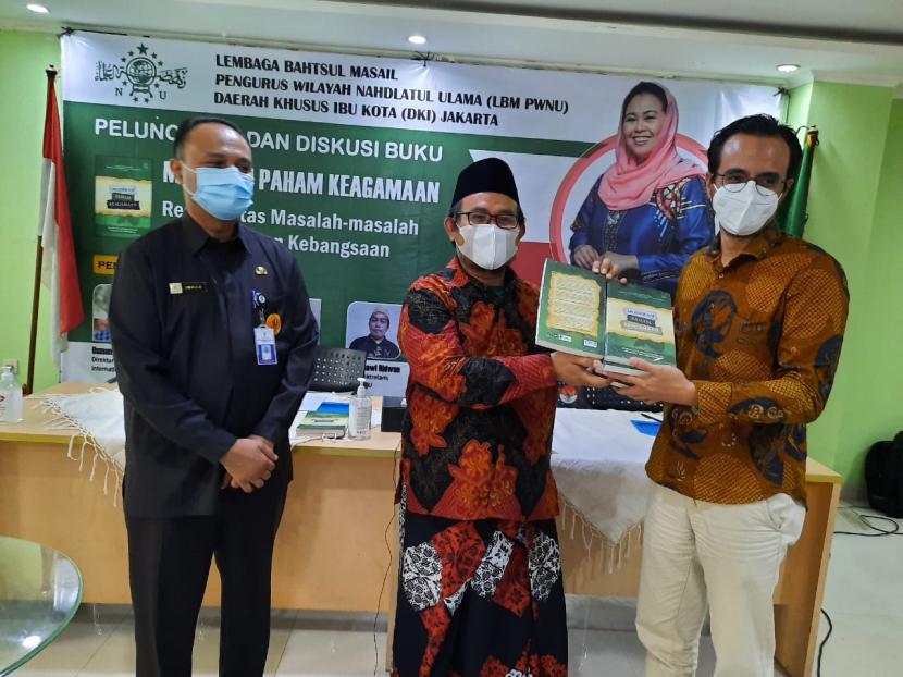 LBM PWNU DKI Jakarta mengadakan peluncuran buku sekaligus bedah buku Moderasi Paham Keagamaan: Respons atas Masalah-masalah Keumatan dan Kebangsaan di Jakarta, Rabu (5/5).