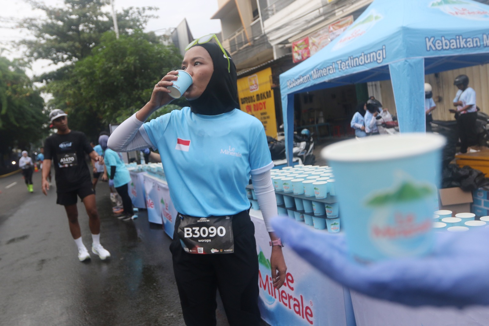  Le Minerale terpilih sebagai official mineral water Semarang 10K lantaran memiliki kualitas mineral esensial yang baik sehingga dipercaya di berbagai ajang lari. 