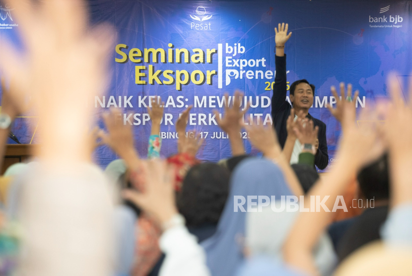 Lebih dari 200 peserta hadir dalam seminar yang digelar bank bjb yang mendorong pelaku usaha UMKM mampu menembus pasar ekspor. 