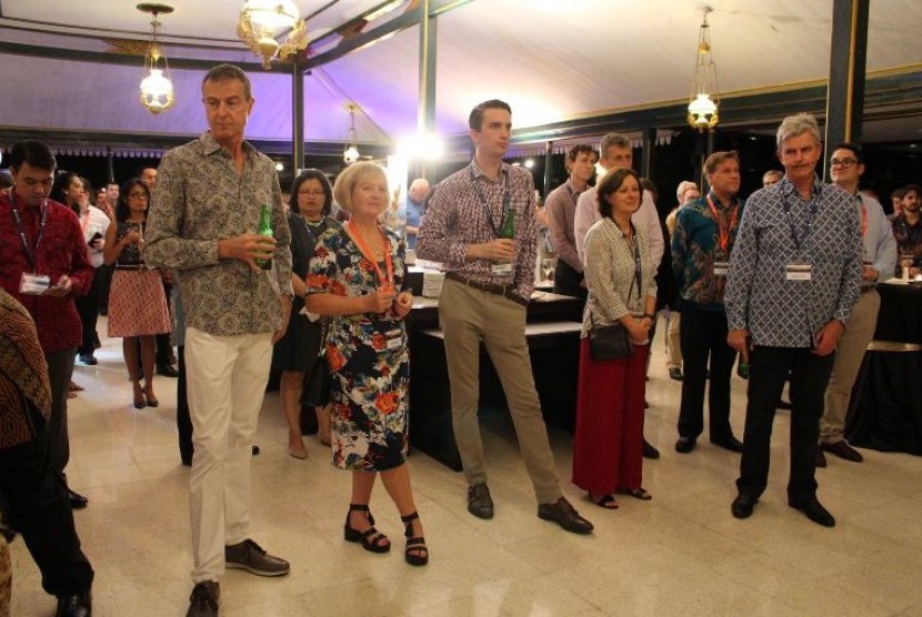 Lebih dari 80 pengusaha berbagai bidang, peneliti, dan perwakilan organisasi dari kedua negara hadiri Konferensi Bisnis Australia-Indonesia di Yogyakarta yang berlangsung 15-17 November 2015. 