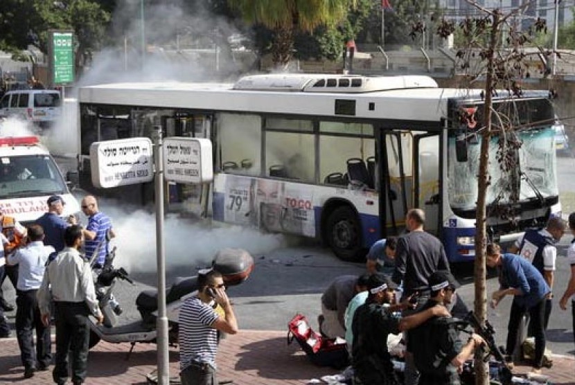 Ledakan bom yang mengguncang Tel Aviv
