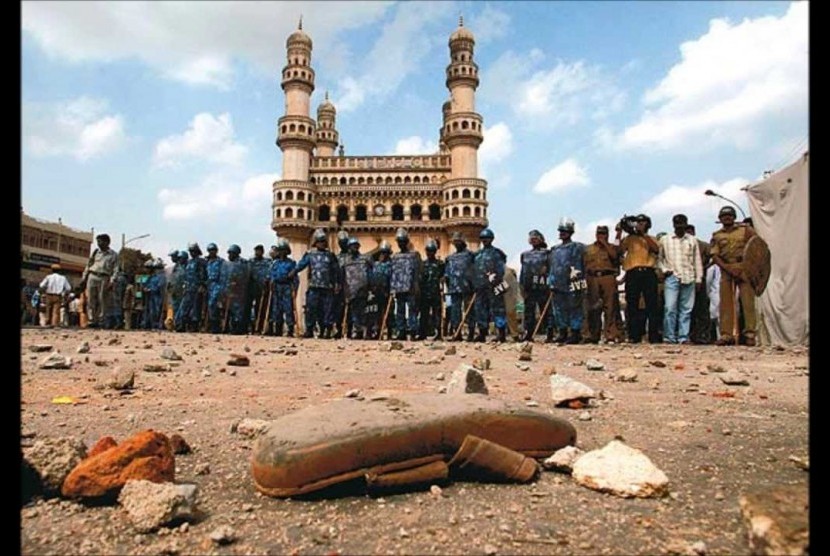 Ledakan di Masjid Makkah, Hyderabad, India pada 2007.