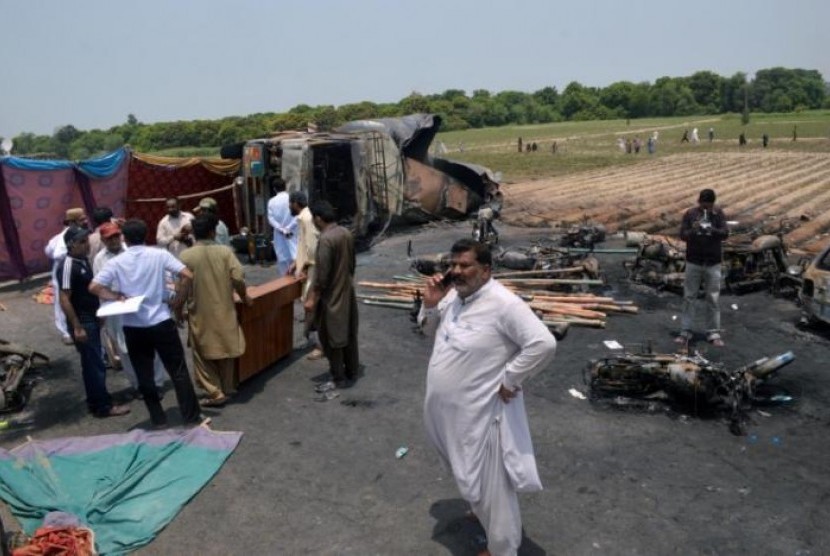 Ledakan truk di Pakistan jelang Hari Raya Idul Fitri tewaskan 132 jiwa