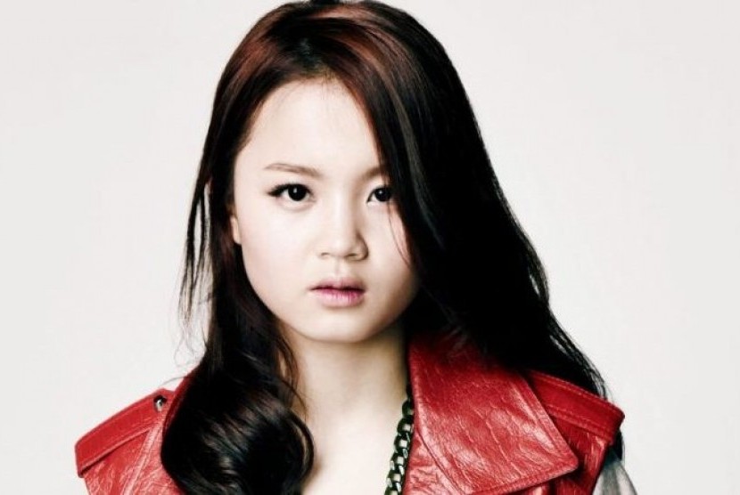 Lee Ha Yi  atau Lee Hi